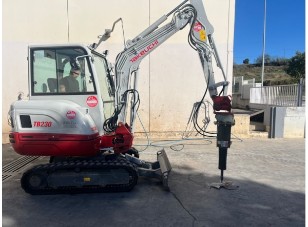 Picoane TECNA TBK 100 H -- miniexcavator 0,8 - 2,4 t. de vanzare